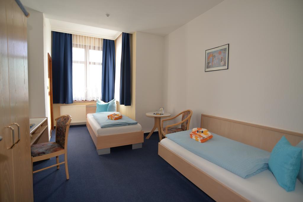 Hotel Am Hohen Schwarm Saalfeld Saale Εξωτερικό φωτογραφία